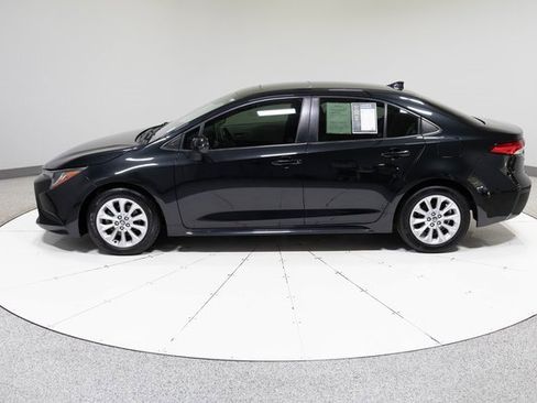 Used 2021 Toyota Corolla LE w/ LE Premium Package image 9
