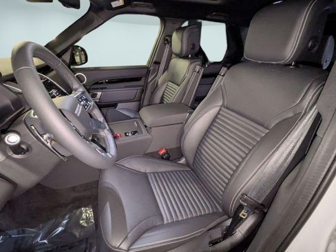 New 2026 Land Rover Discovery S AWD/4WD image 15
