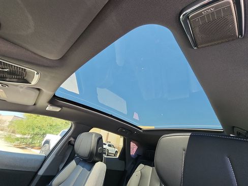 New 2025 Cadillac Optiq Luxury 1 image 74