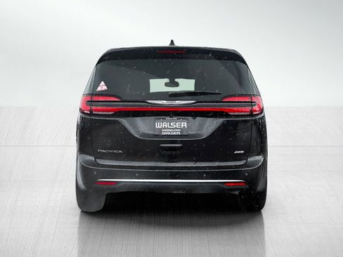 New 2026 Chrysler Pacifica Select image 5