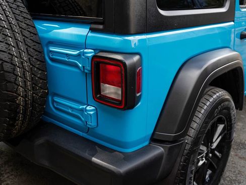 Used 2021 Jeep Wrangler Unlimited Sport AWD/4WD image 36
