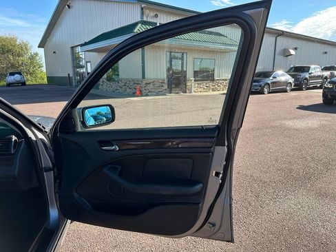 Used 2005 BMW 325xi Sedan AWD/4WD image 27