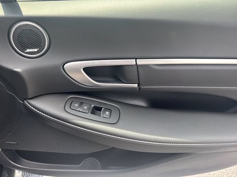 Used 2025 Hyundai Sonata Limited FWD image 13