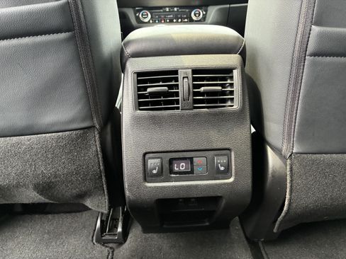 Used 2024 Mitsubishi Outlander SEL FWD image 17