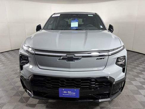 Used 2025 Chevrolet Silverado EV RST image 2