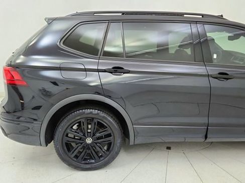 Used 2022 Volkswagen Tiguan SE R-Line image 12