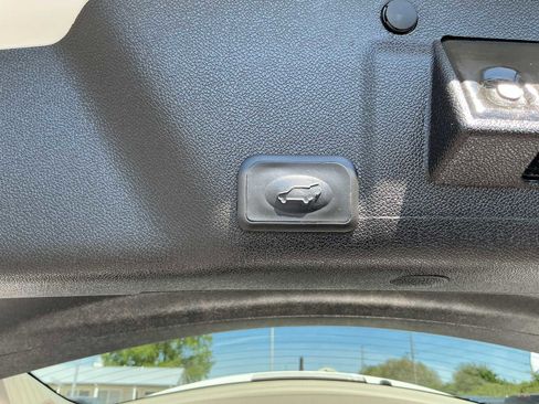 Used 2017 GMC Acadia Limited SLT AWD/4WD image 31