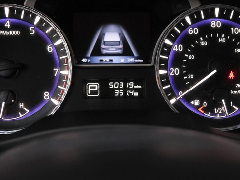 Used 2017 INFINITI QX60 Luxe w/ Deluxe Technology Package image 37