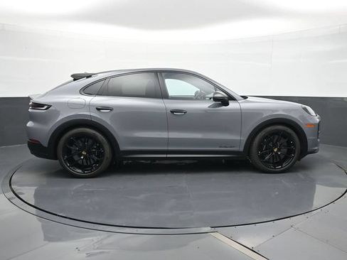 Certified 2024 Porsche Cayenne Turbo GT AWD/4WD image 24