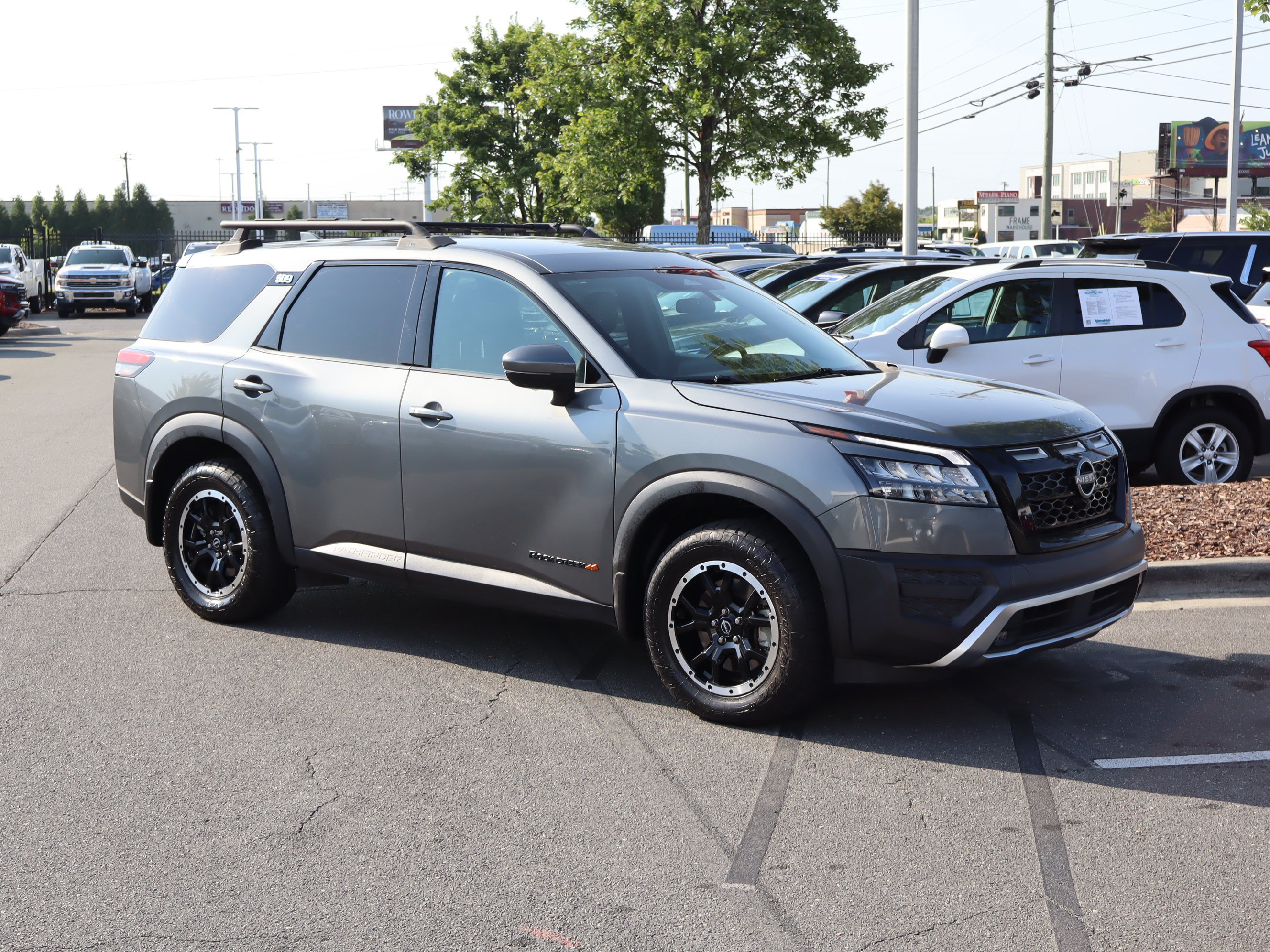 Used 2023 Nissan Pathfinder Rock Creek AWD/4WD image 2