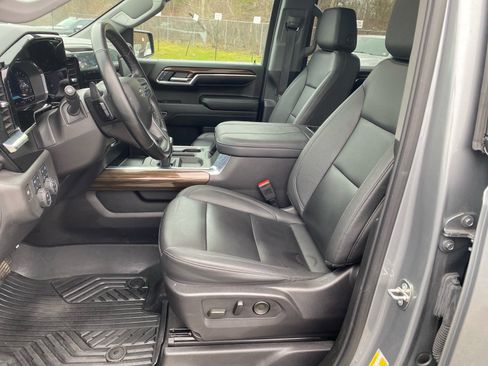 Used 2024 Chevrolet Silverado 1500 LT Trail Boss w/ LT Trail Boss Premium Package image 9