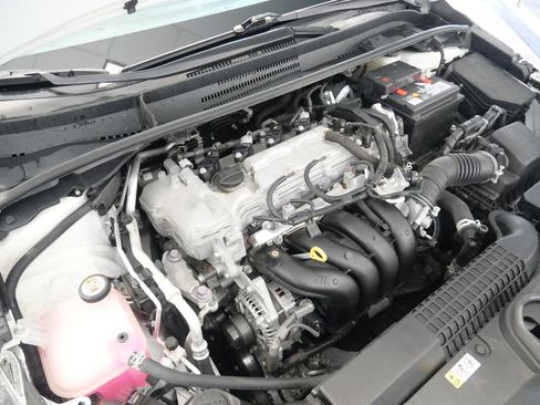 Used 2021 Toyota Corolla LE FWD image 11