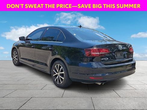 Used 2017 Volkswagen Jetta SE FWD image 5