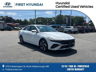 Used 2024 Hyundai Elantra SEL w/ Convenience Package