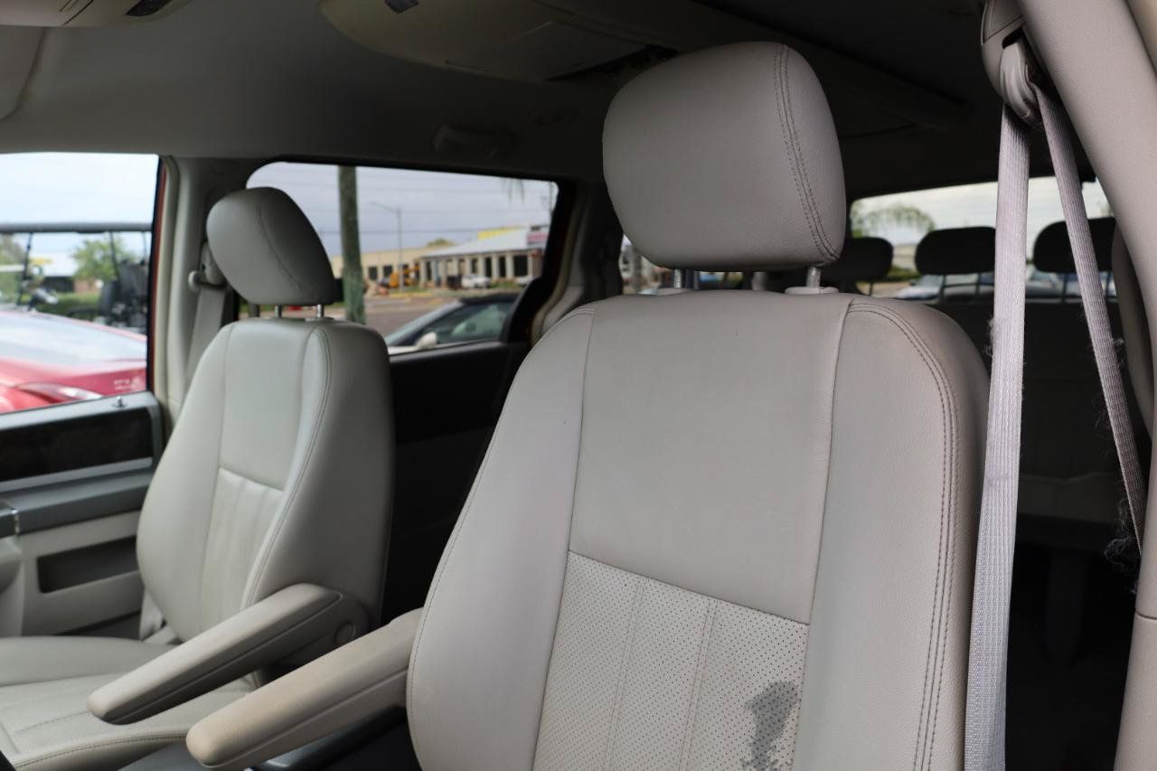 Used 2009 Dodge Grand Caravan SXT FWD image 6