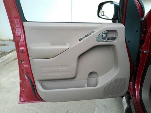Used 2018 Nissan Frontier SV RWD image 13