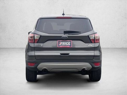 Used 2017 Ford Escape SE FWD image 7