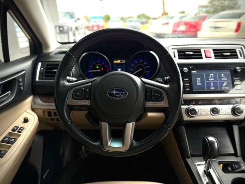 Used 2017 Subaru Outback 2.5i Limited AWD/4WD image 10