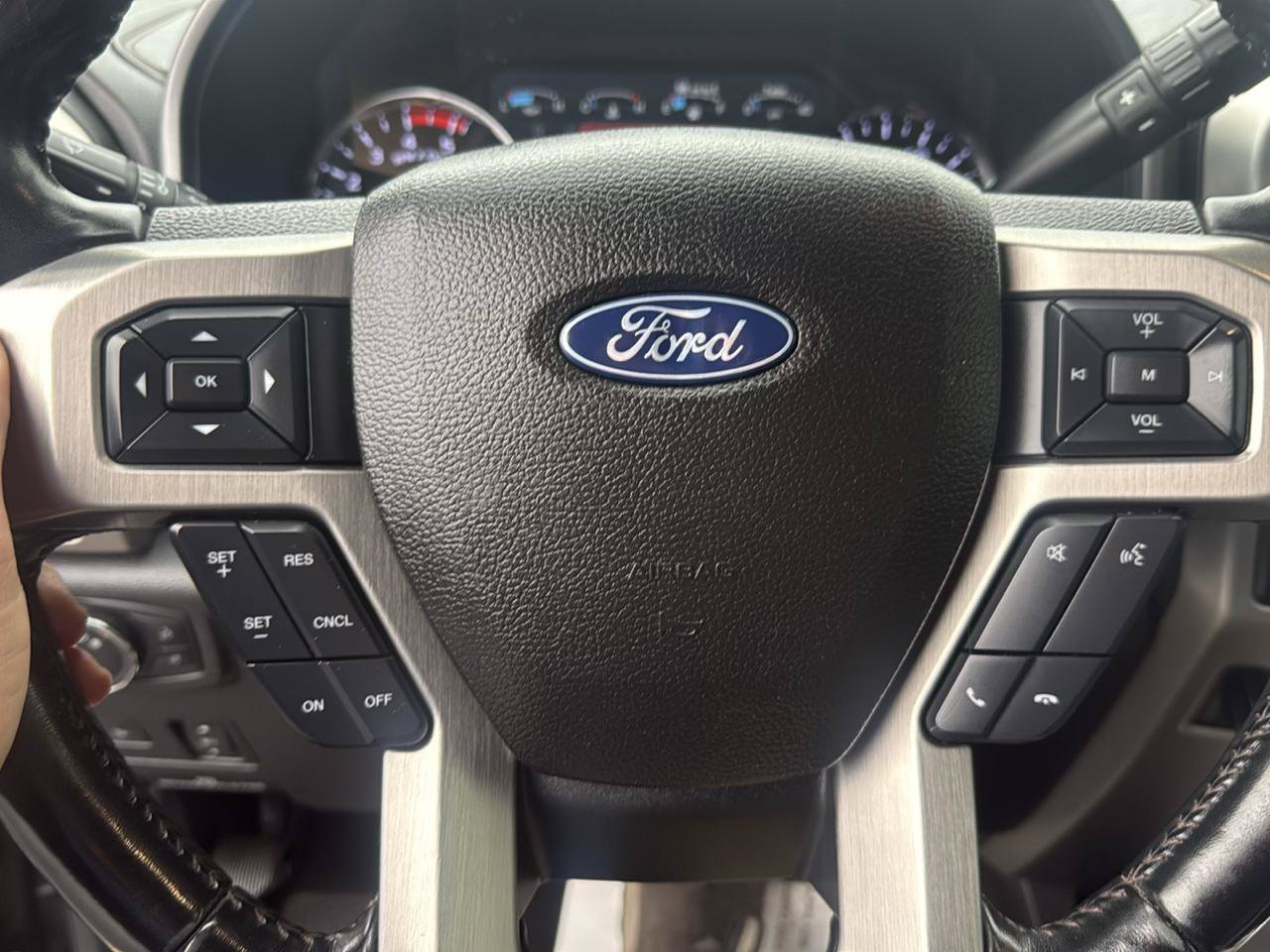 Used 2019 Ford F250 Platinum w/ FX4 Off-Road Package AWD/4WD image 18