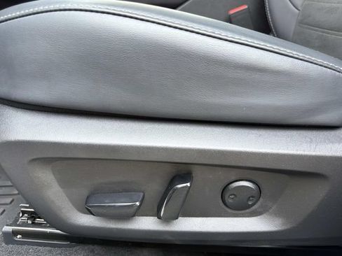 Used 2025 Mitsubishi Outlander SE FWD image 21