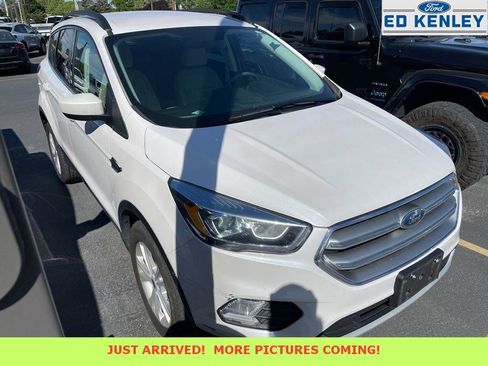 Used 2017 Ford Escape SE w/ SE Leather Comfort Package AWD/4WD image 1