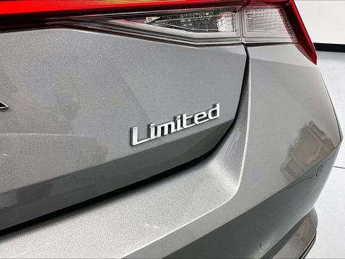 Used 2023 Hyundai Elantra Limited FWD image 37