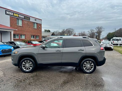 Used 2019 Jeep Cherokee Latitude Plus w/ Comfort/Convenience Group image 5