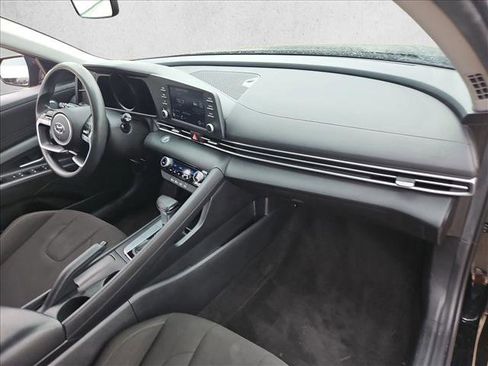 Used 2023 Hyundai Elantra SEL FWD image 18