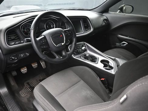 Used 2015 Dodge Challenger R/T RWD image 26