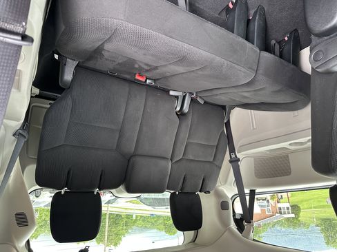 Used 2015 Dodge Grand Caravan SXT FWD image 13