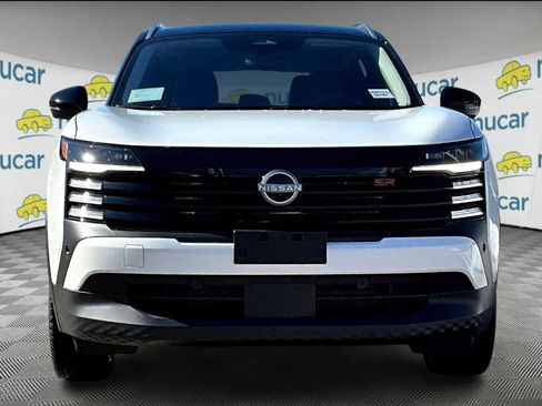 New 2025 Nissan Kicks SR image 3