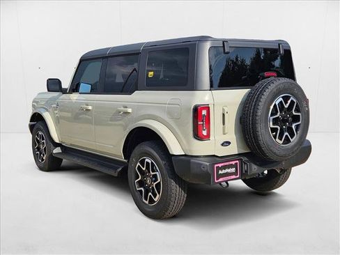 New 2025 Ford Bronco Outer Banks image 9