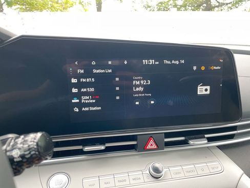 New 2025 Hyundai Elantra Limited image 41