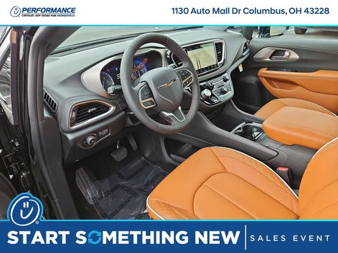 New 2026 Chrysler Pacifica Pinnacle w/ Trailer Tow Group image 21