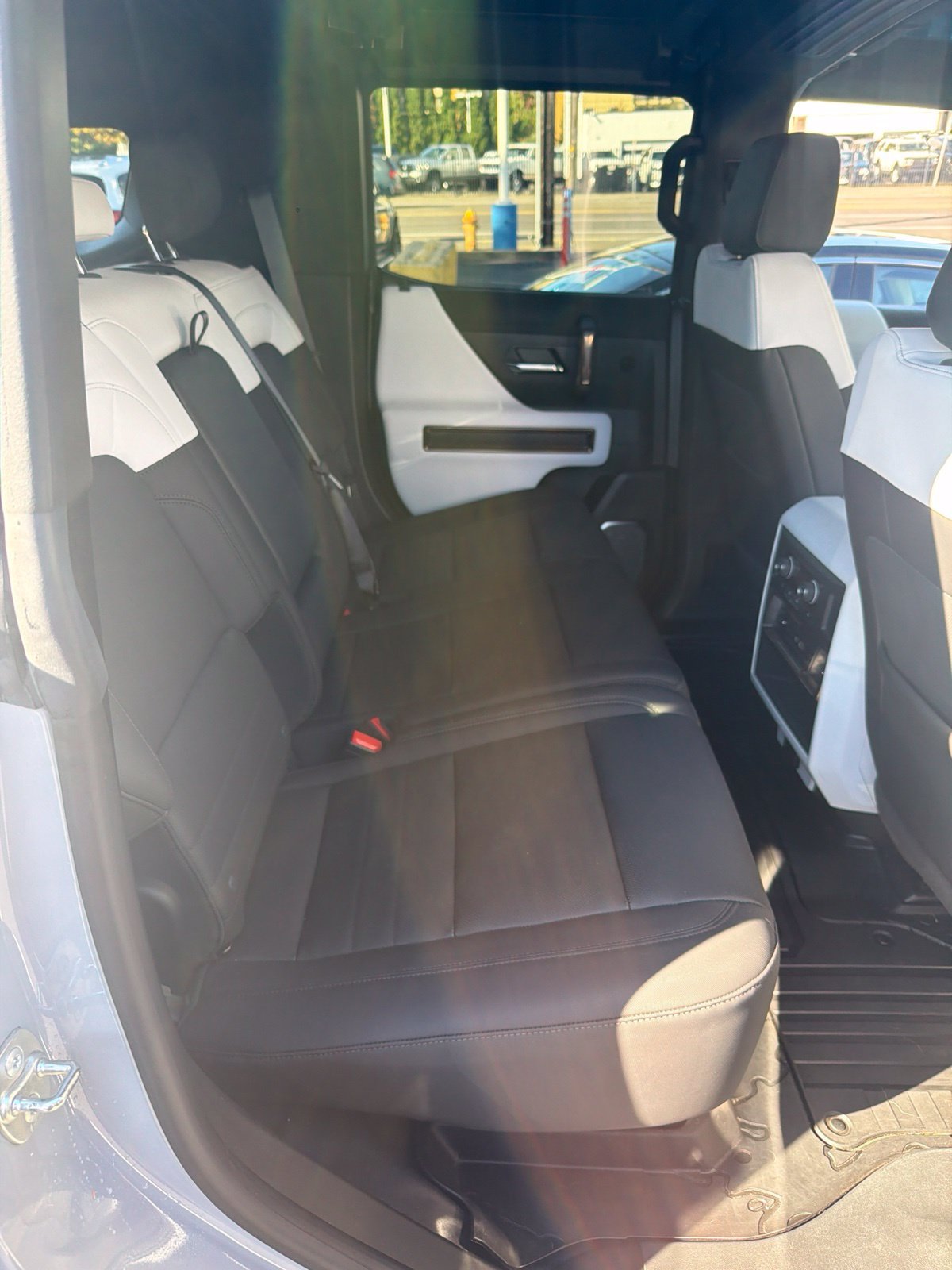 Used 2024 GMC Hummer EV 2X w/ LPO, Illumination Package AWD/4WD image 23