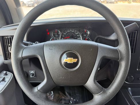 Used 2021 Chevrolet Express 2500 RWD image 25