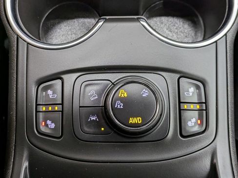 Used 2024 GMC Terrain SLT AWD/4WD image 7
