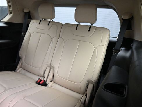 Used 2022 Jeep Grand Cherokee L Limited image 23