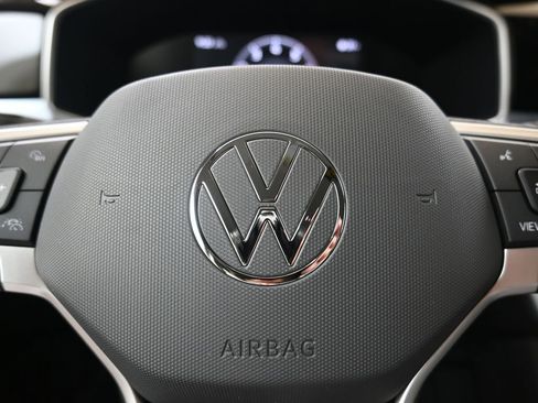 New 2026 Volkswagen Taos SE image 28