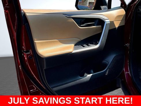 Used 2020 Toyota RAV4 LE FWD image 21
