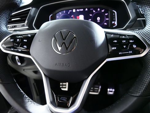 Used 2023 Volkswagen Tiguan SEL R-Line AWD/4WD image 25
