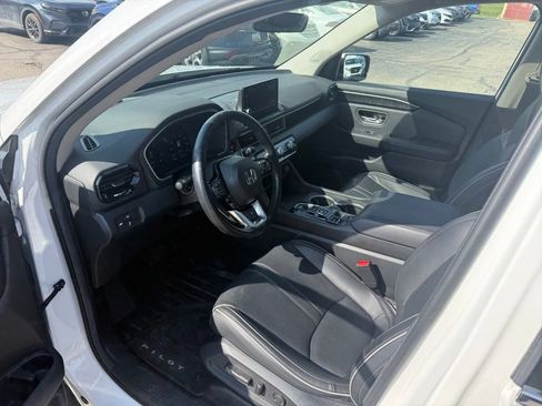 Used 2024 Honda Pilot Elite image 9