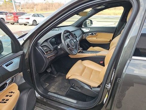 Used 2021 Volvo XC90 T6 Inscription w/ Lounge Package image 6