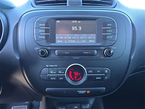 Used 2017 Kia Soul + image 23