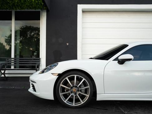 Used 2019 Porsche 718 Cayman w/ Sport Chrono Package RWD image 11