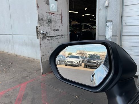 Used 2025 Toyota Camry SE image 19