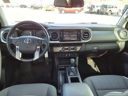Used 2019 Toyota Tacoma SR5 RWD image 13