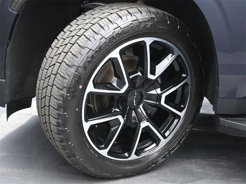 Used 2022 Chevrolet Tahoe RST w/ Luxury Package image 25