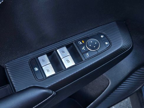 Used 2024 Mitsubishi Outlander SE Black Edition FWD image 10