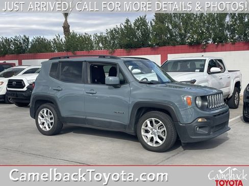 Used 2018 Jeep Renegade Latitude image 1